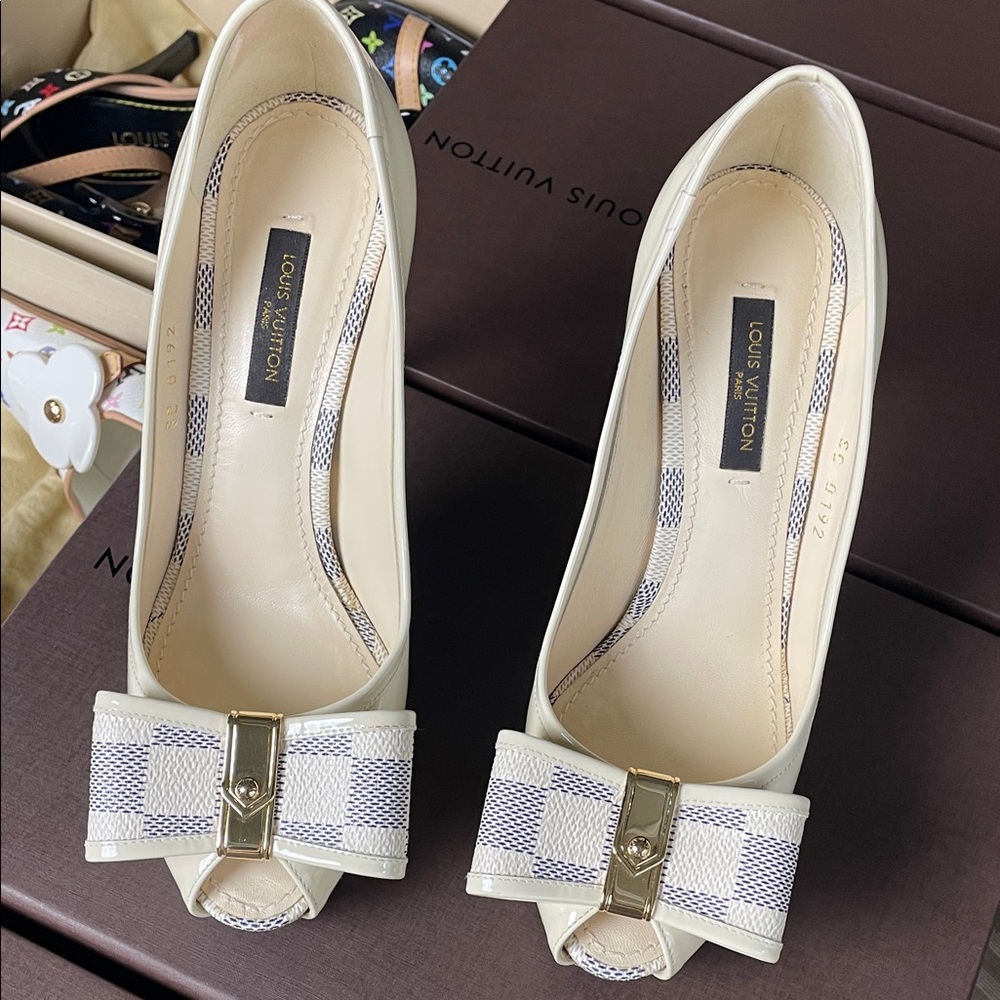 Louis Vuitton Valentine Cream Patent Leather Peep Toe Heels with Bow